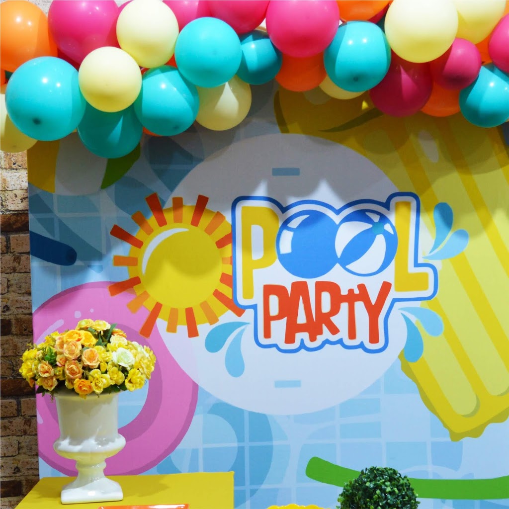 Festa Neon Pool Party  Festa na piscina, Decorações da festa na piscina,  Temas para festa na piscina